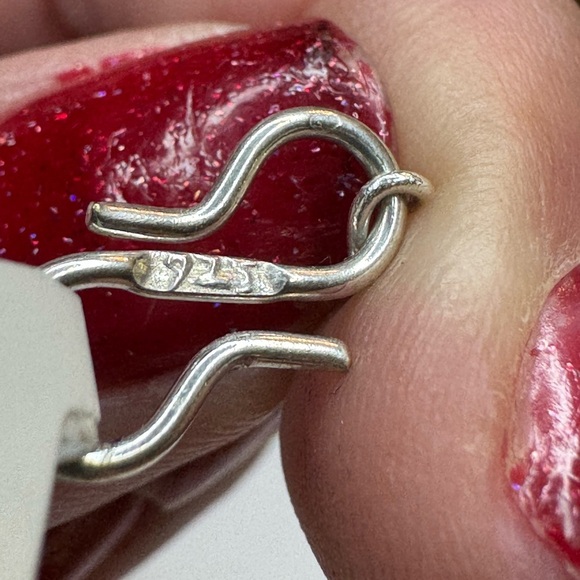 Gorgeous Sterling Silver and Labradorite Necklace - Picture 5 of 8